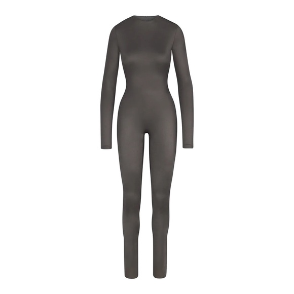 SKIMS ALL-IN-ONE SHINE CREW NECK LONG SLEEVE ONESIE IN GUNMETAL - Picture 2 of 6